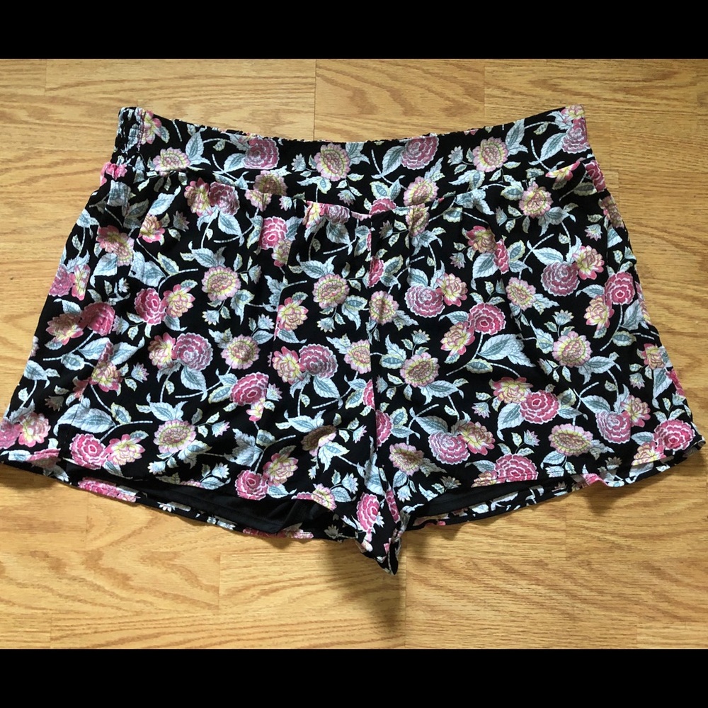 Torrid floral shorts size 4